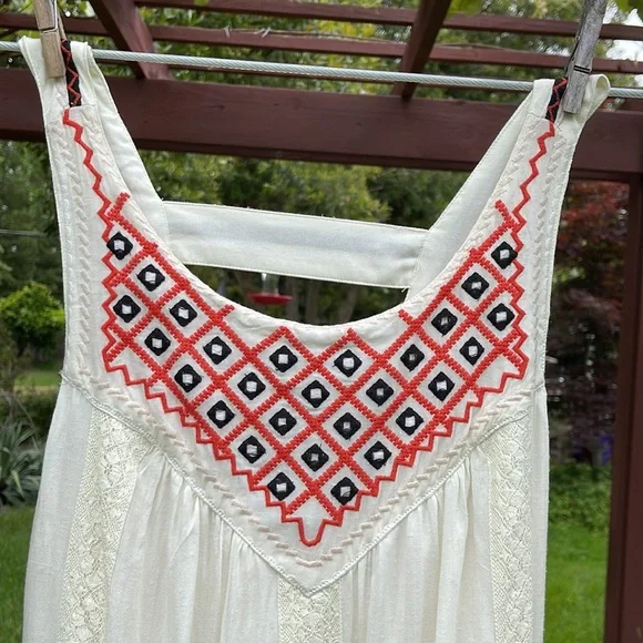 chinese dress ladies Amazon.com: Ark & Co Women's Embroidered Eyelet Sleeveless Dress, Off  White/Black, Small : Clothing, Shoes & Jewelry main image 0